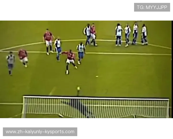 雨天草坪对足球直接任意球影响实测